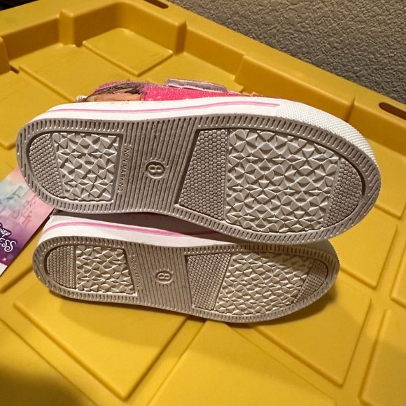 Disney Princess Hi Top Sneakers Toddler Size 8 NWT - Picture 2 of 3